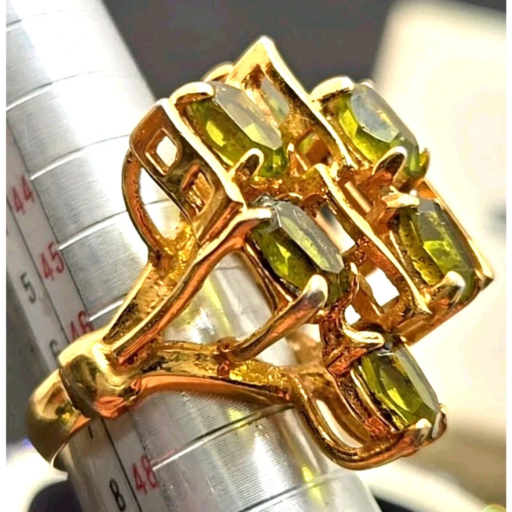 Vintage 18 K HGE Cocktail Ring Size 4 with Simulated Peridot Rhinestones Size 4
